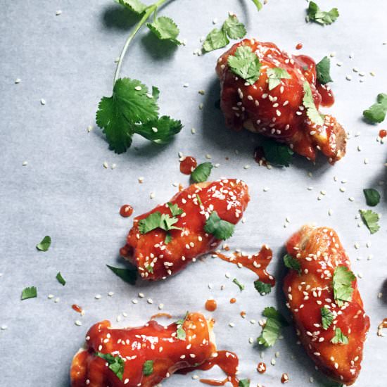 Crispy Sriracha Chicken Wings