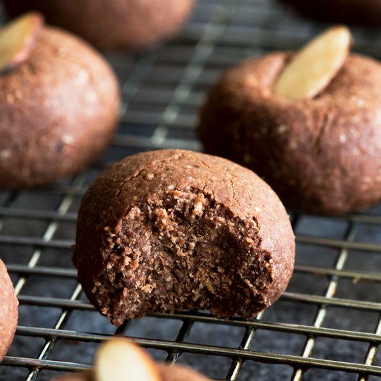 (Chinese) Chocolate Almond Cookies