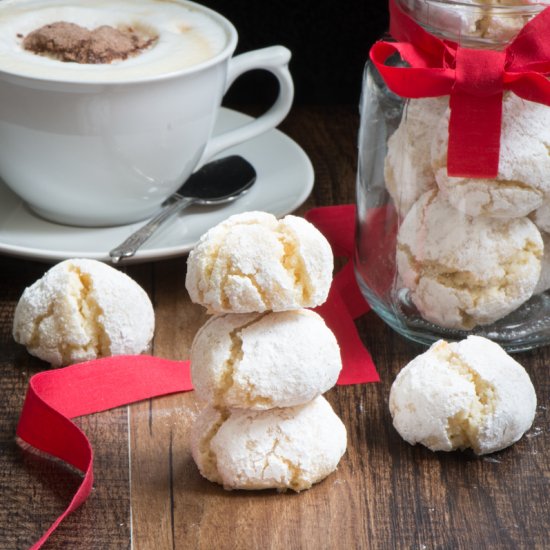 Amaretti Biscuits