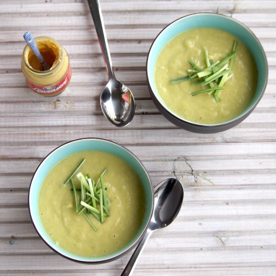 Mustard soup with leek