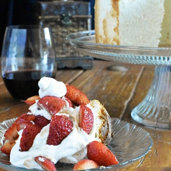 Angel Food Cake with Strawberries