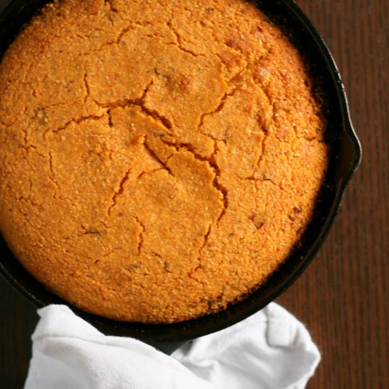 Honey, Bacon, and Sriracha Cornbread