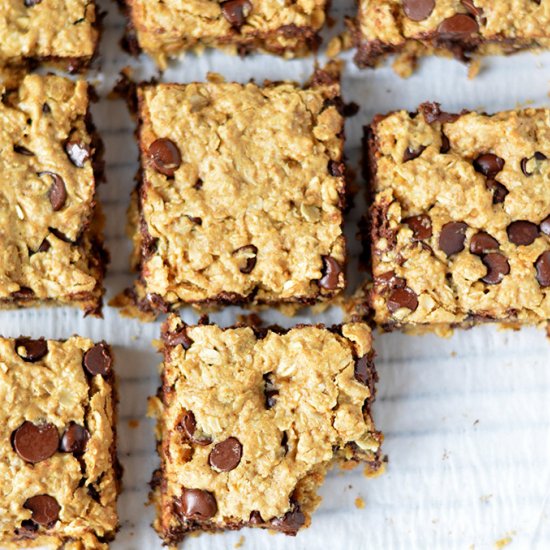 Oatmeal Chocolate Chip Cookie Bars