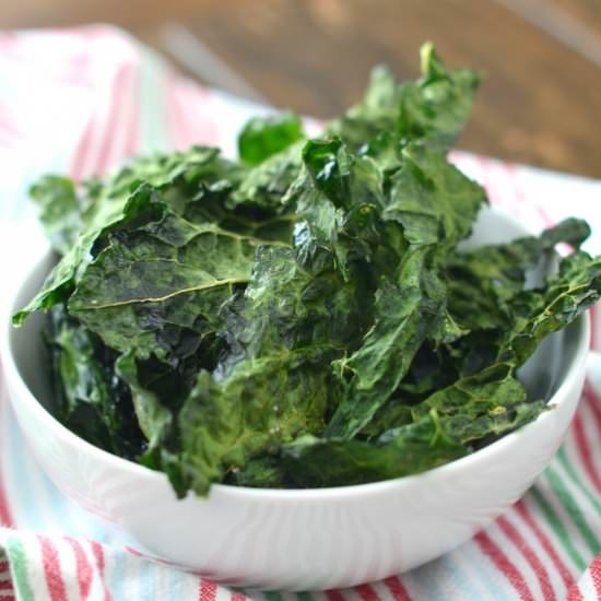 Crispy Oven Baked Kale Chips