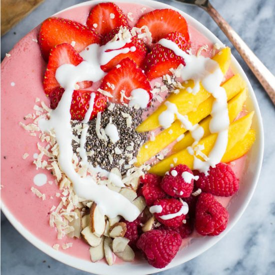 Tropical Berry Smoothie Bowl