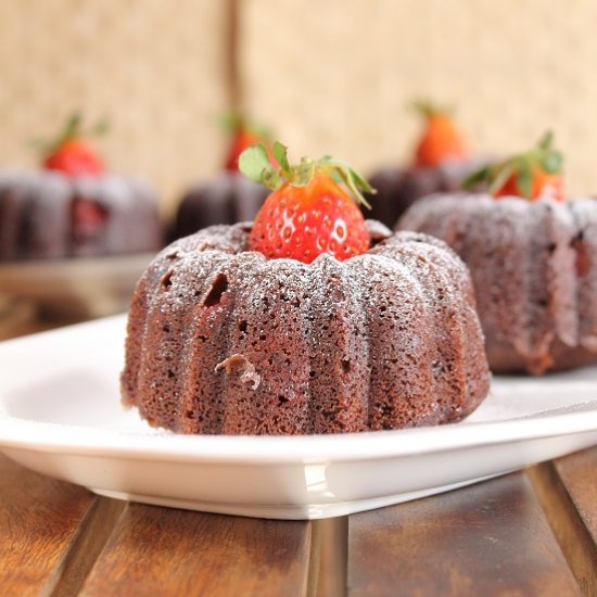 Cinnamon Chocolate Strawberry Cake