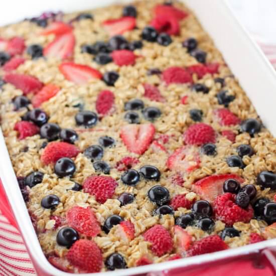 Mixed Berry Vanilla Baked Oatmeal