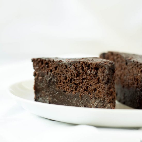 Slow Cooker Chocolate Fudge Cake