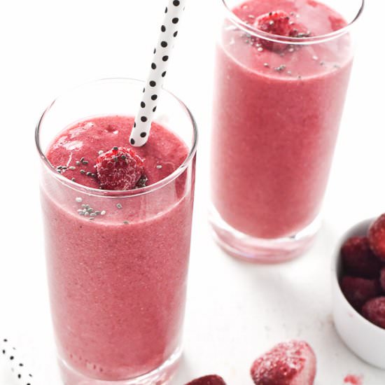 Hot Pink Chia Berry Smoothie