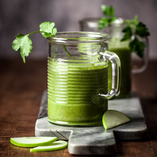 Healthy Metal Detox Green Smoothie