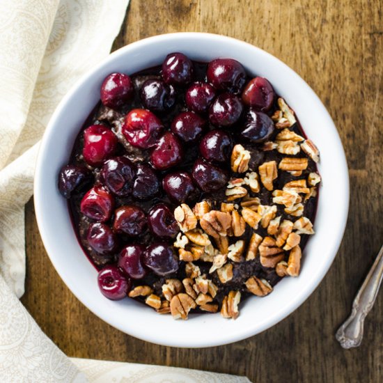 Quick Chocolate Cherry Oatmeal