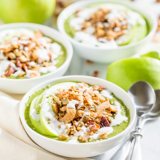 Apple Pie Smoothie Bowl