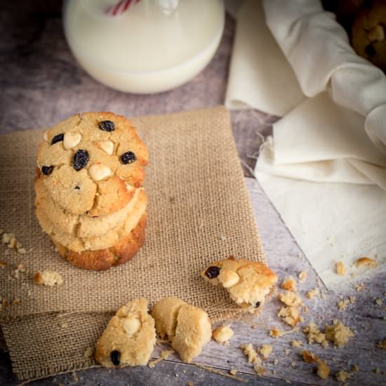 White Chocolate and Raisin Cookies