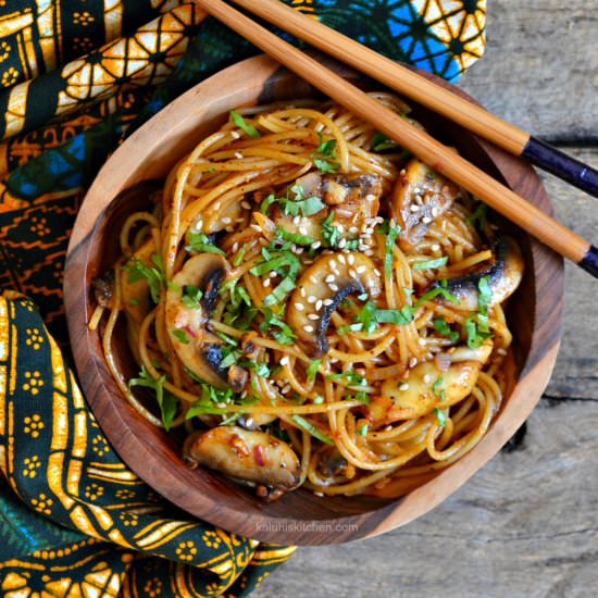 Button Mushroom & Karafuu Spaghetti