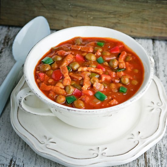 Marrowfat peas in tomato sauce