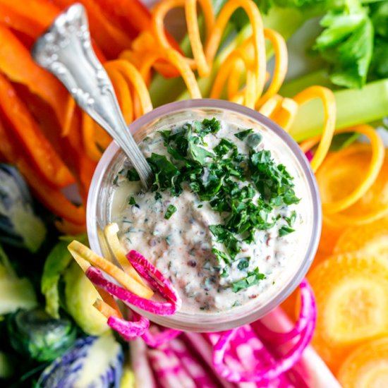 Crudité with Garlicky Yogurt Dip