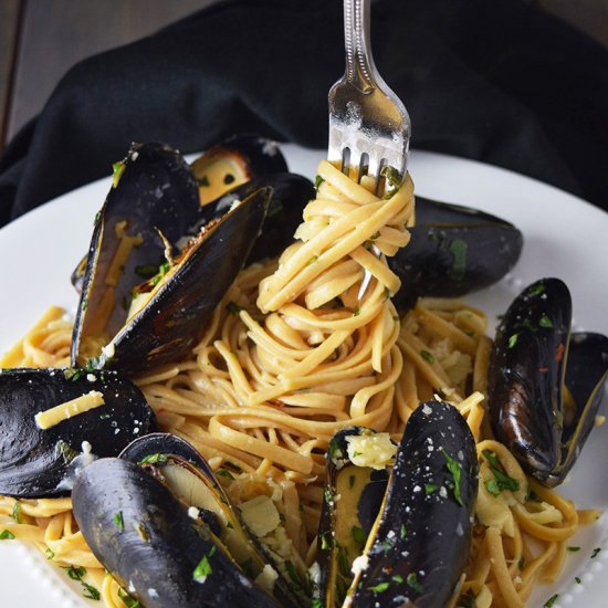 Mussels Over Linguine Recipe