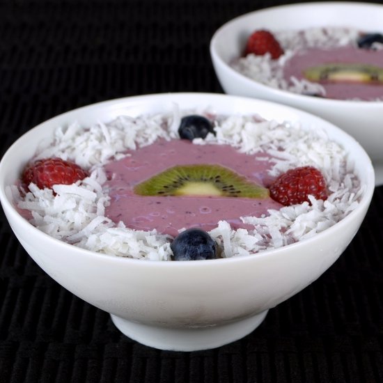 Berry Banana Smoothie Bowl