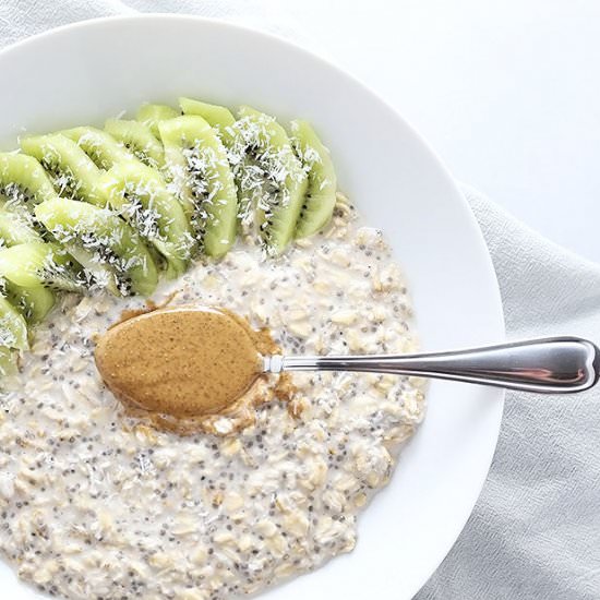 Tropical Kiwi, Coconut and Almond Overnight Oats