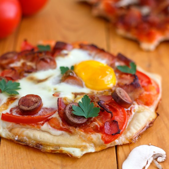 Mini Breakfast Pizza