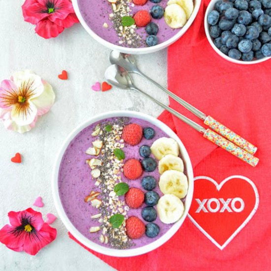 Healthy Mixed Berry Smoothie Bowl