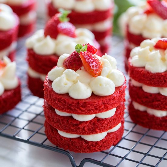 MINI RED VELVET CAKES