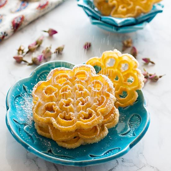 Nan Panjereh – Persian Rosettes