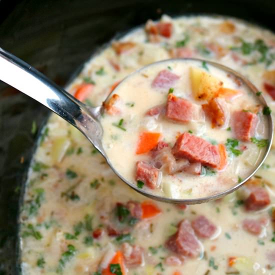 Slow Cooker Ham and Potato Soup