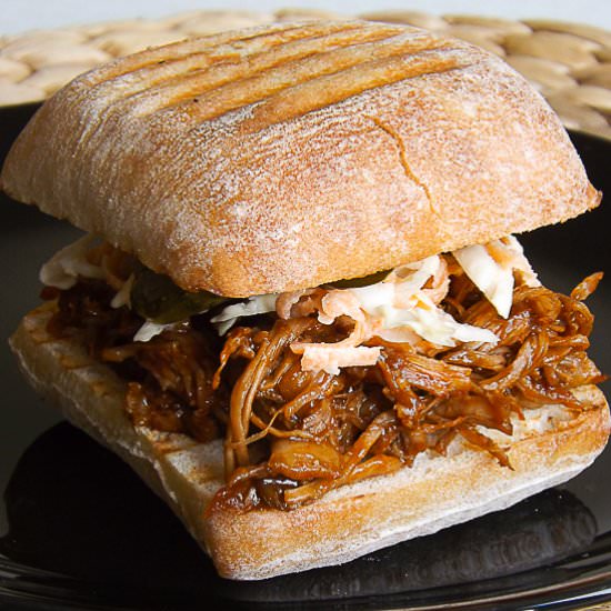 BBQ Pulled Pork Burgers