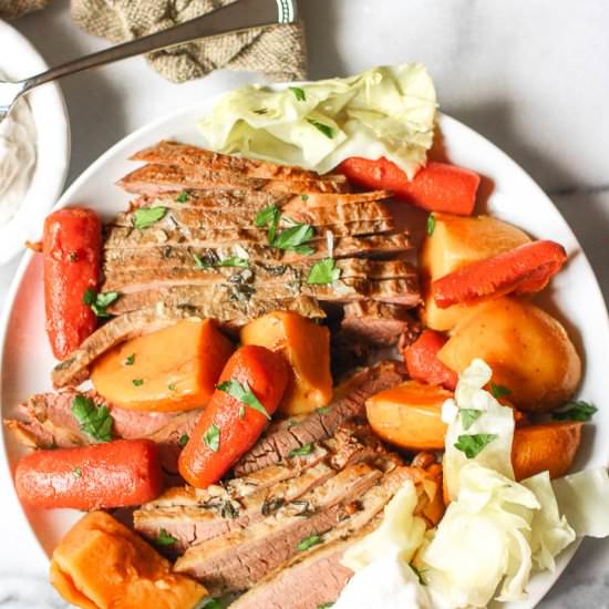 Slow Cooker Corned Beef And Cabbage