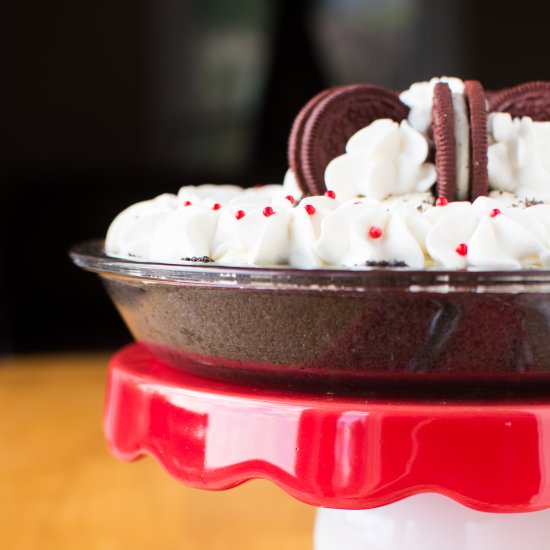 Red Velvet Oreo Truffle Cream Pie