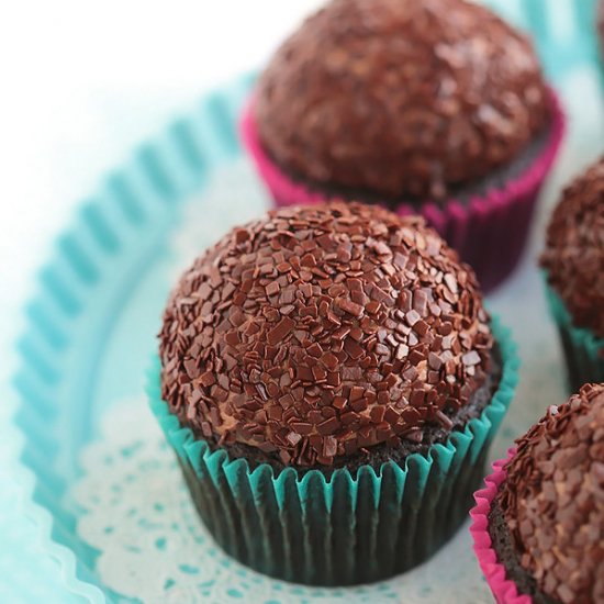 Chocolate Cloud Cupcakes