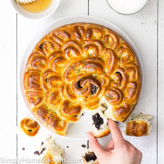 Sweet Poppy Seed Pull Apart Buns