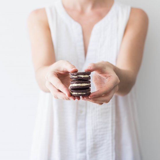 Raw Vegan Oreo Cookies