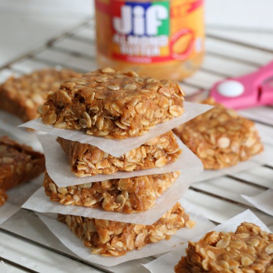 3 Ingredients Almond Oat Bar