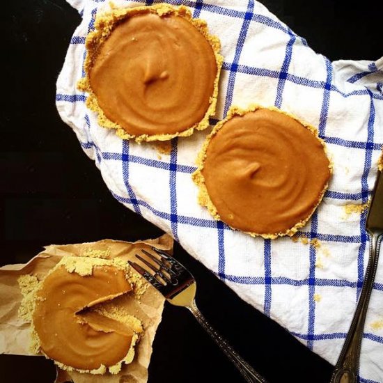 Vegan No-Bake Biscoff Tartlets