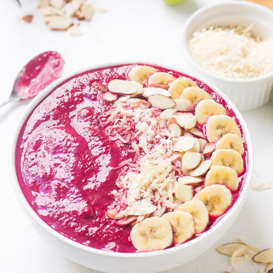 Banana Berry Beet Smoothie Bowl