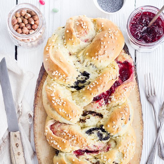 Braided Yeast Bun