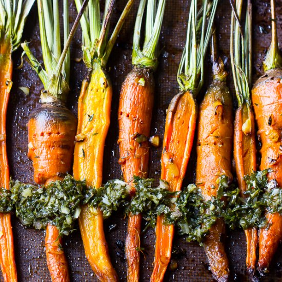 Maple Garlic Roasted Carrots