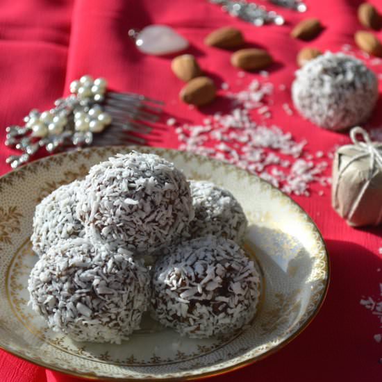 Dry Fruit Laddoo (Energy Balls)