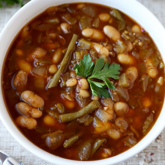 Slow Cooker White Bean Chili Soup