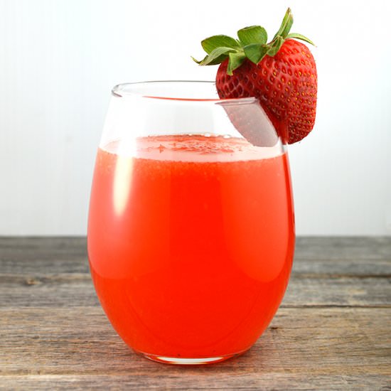 Refreshing Strawberry Lemonade