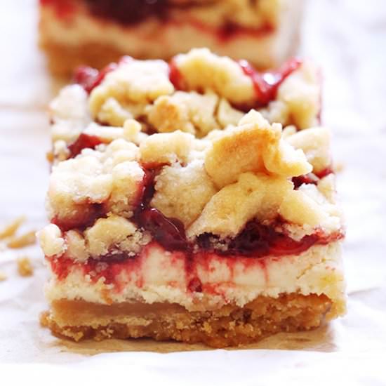 Strawberry Cheesecake Crumble Bars