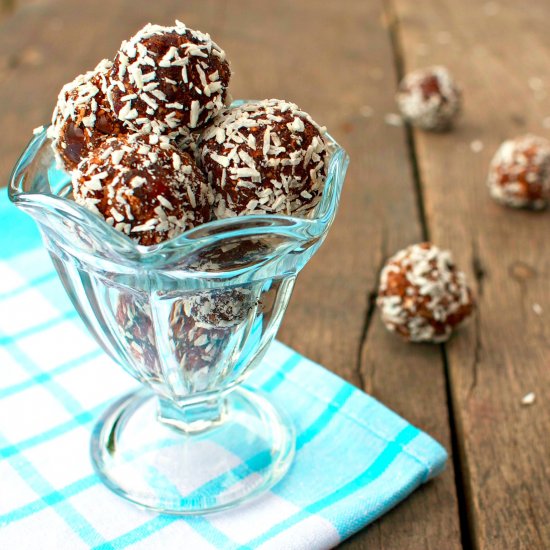 Chocolate, Fruit & Nut Energy Balls