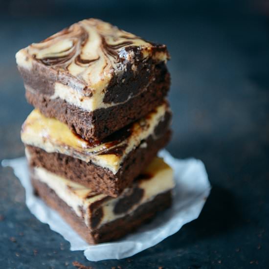 Mint Chocolate Cheesecake Swirl Bar