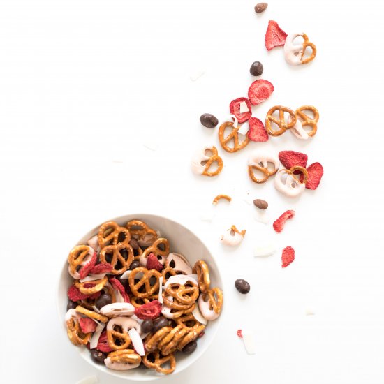 Strawberry Lover’s Snack Mix