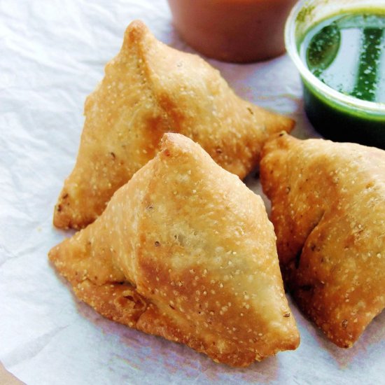 Samosa (Indian Fried Pastry)