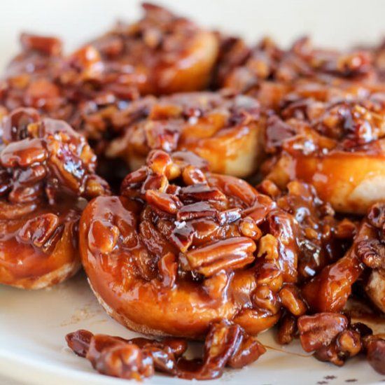 Easy Caramel Pecan Sticky Buns