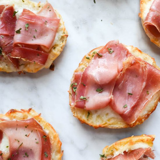 Mini Prosciutto Fig Bagel Pizzas