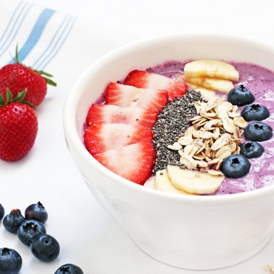 Berry Banana Smoothie Bowl